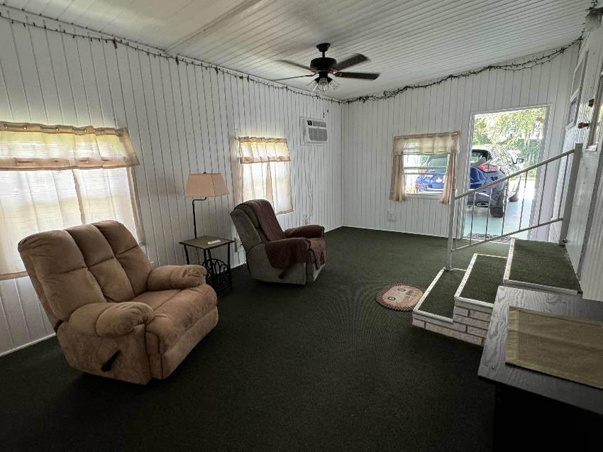 315 Murray Drive a Lakeland, FL Mobile or Manufactured Home for Sale